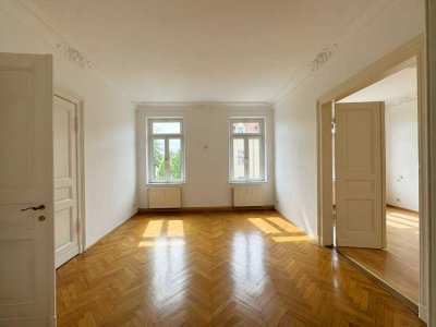 Stilvolle renovierte 4-Zimmer-Altbauwohnung, in zentraler Lage WHG 05