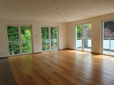 Traumhafte, helle 4-Zimmer Maisonettewohnung mit Balkon und Terasse mit Blick ins Grüne