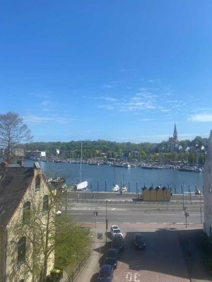 Die Förde immer im Blick -  exklusives Penthouse in der Flensburger Altstadt