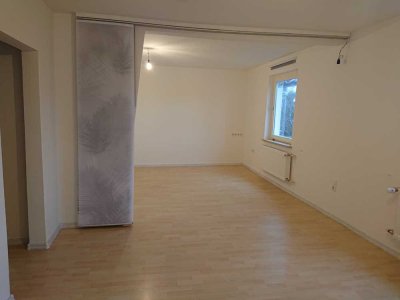 Neu renovierte 2,5 Zimmerwohnung im EG in Fürth-Unterfarrnbach
