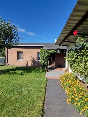 3 Zimmer Wohnhaus im Bungalowstil auf großem Grundstück
