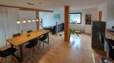 Helle 4-Zimmer-Dachgeschosswohnung mit Einbauküche in Grünstadt