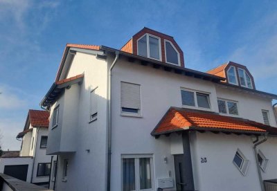 Kapitalanlage oder Eigenbedarf - gepflegte DHH mit zwei Wohneinheiten in bevorzugter Lage