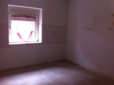 83.06 Schöne 2 ZKB Wohnung in Sedanstraße 22 Pirmasens zu vermieten
