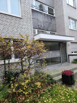 Provisionsfrei* Golzheim - Rheinnähe - ruhige Erdgeschoss-Wohnung voll saniert und möbliert