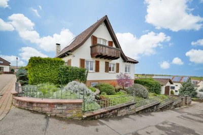 Stilvolles Wohnhaus mit großem Grundstück!