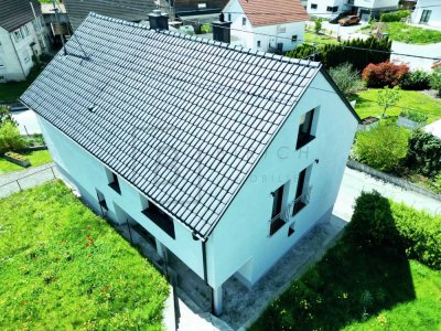 Massiv gebaut, modern perfektioniert – Ihr Traumhaus zum Leben, Lieben und Lächeln in Dettingen!