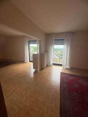Schöne 5-Zimmer-Wohnung mit Balkon und EBK in Kaiserslautern