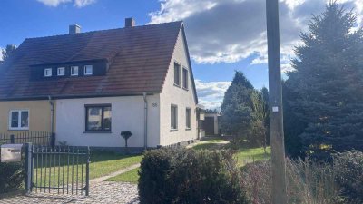 Schöne Doppelhaushälfte in ruhiger Wohnsiedlung in Dresden