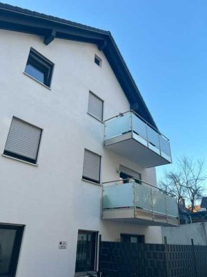 Schöne neuwertige 3,5-Zimmer Wohnung + Galerie in einem Mehrfamilienhaus zu vermieten in Mainburg