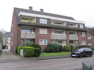 Eigentumswohnung in freistehender ETW.- Einh.  1. OG., 61 m² Wfl., 2,5 Zi. + gr. Balkon + Garage.