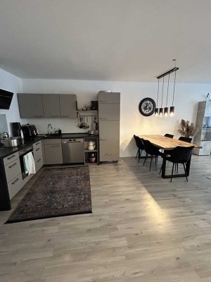 Modernisierte 2,5-Raum-Wohnung mit Einbauküche in Weil