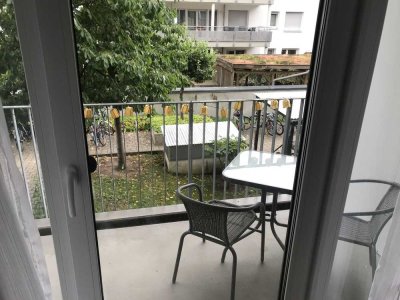 Stilvolle, gepflegte 1-Zimmer-Wohnung mit Balkon und EBK in Erlangen