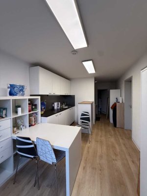 **1 Zi in 2-WG, Kü, Bad, renoviert,  mit Terrasse, offene Besichtigung am 29.04.26 um 16 Uhr,**