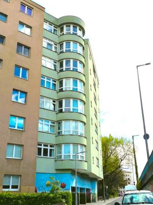Bequeme und schöne Wohnung im 1. OG