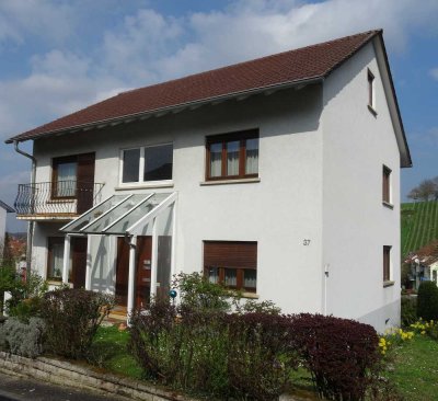 Großzügiges 2-Familien-Wohnhaus in schöner Wohnlage in Sulzfeld
