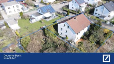 Dreifamilienhaus mit  Wasser-Wasser-Wärmepumpe, großem Grundstück und zusätzlichem Baugrundstück