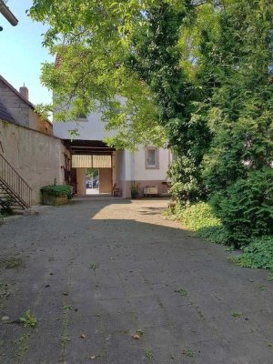 Bauernanwesen mit großzügigem Wohnhaus, Scheune, Nebengebäuden 
und lauschigem Innenhof - WS 4136