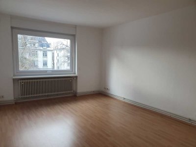 Helle 2-Zimmer Wohnung Nähe Leibnizschule mit Blick ins Grüne