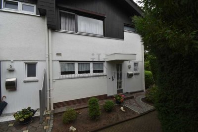Entdecken Sie diese exklusive Doppelhaushälfte in der erstklassigen Lage von Köln-Lövenich: Ein wahr
