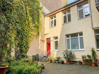 Bezugsfreie Remise im ruhigen zweiten Hinterhof in Toplage Berlin-Mitte