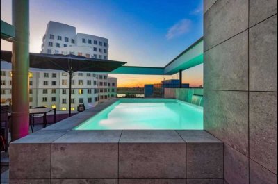 Exklusive Penthousewohnung 
mit hochwertiger Vollmöblierung und Dachterrassenpool in Düsseldorf