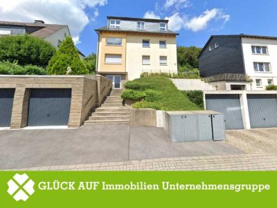 Attraktives Dreifamilienhaus mit Wohnkomfort in Ennepetal  - großzügiger Garten und 4 Garagen