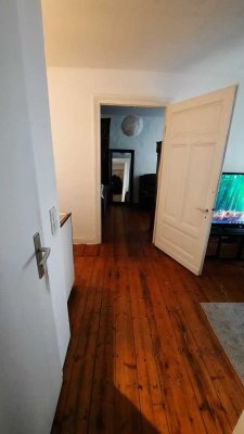 Charmante 2-Zimmer-Altbauwohnung mit echtem Holzboden – ruhiges Hinterhaus am beliebten Ölberg