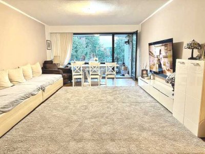 * * Fast wie Urlaub * *   Große Sonnenterrasse, Schwimmbad, Sauna, Solarium, Allzweckraum, Aufzug u.