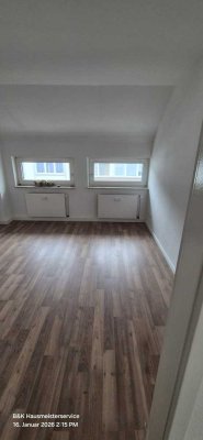 große 2 Zimmerwohnung neu saniert in Solingen Mitte