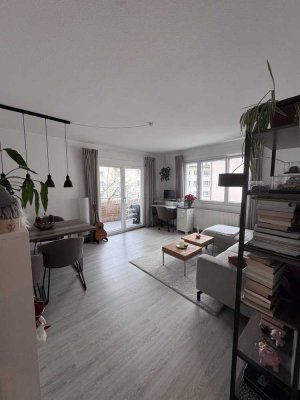 Helle möblierte 2-Zimmer-Wohnung mit Balkon in Stuttgart-Mitte zur  Untermiete