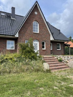 Helles, luxuriöses und komfortables 6-Zimmer-Haus mit EBK, Kamin und Sauna in Kröslin