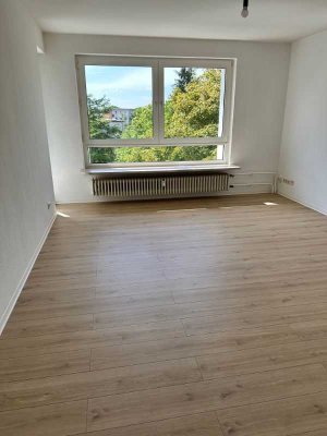 Helle, sanierte 3-Zimmerwohnung mit Balkon zum 01.06.2025