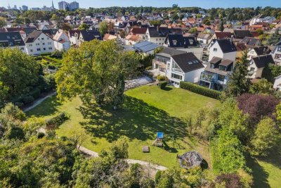 Viel Raum zum Leben - Großzügiges Anwesen mit parkähnlichem Garten