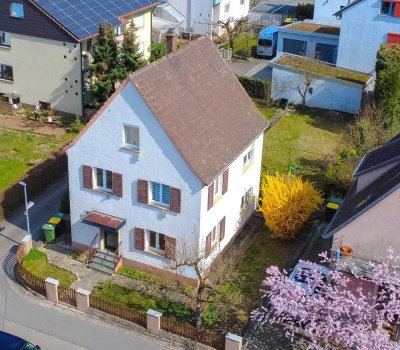 Sanierungsbedürftiges Einfamilienhaus mit großem Potenzial in Tamm