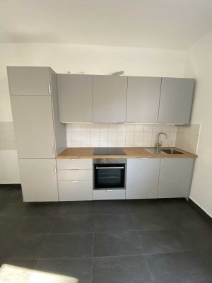 teilrenovierte 2-Zimmer-Wohnung in Uhlbach mit neuer EBK