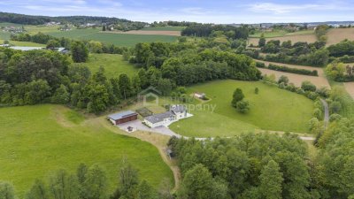 Modernes Wohnparadies in Alleinlage mit Gästehaus, Halle, Weinkeller &amp; mehr – ca. 62.000 m² Grundstück - davon ca. 10.000 m² Bauland!!