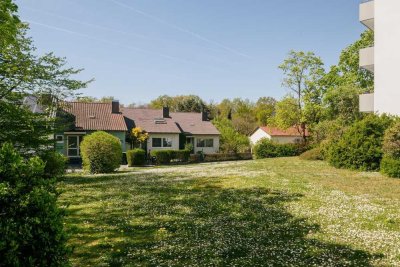 Erstbezug nach Sanierung: Wohnen im Grünen in 3 ZKBB