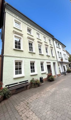 Denkmalgeschütztes Wohn- und Geschäftshaus mit ca. 184 m² als Kapitalanlage mit viel Potential!