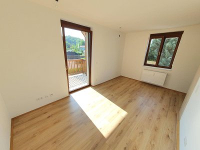 Betreutes Wohnen: Geförderte Neubauwohnung mit Balkon