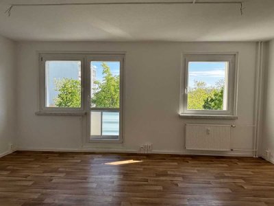 Kleines Familien-Appartement mit Balkon und Wannenbad!