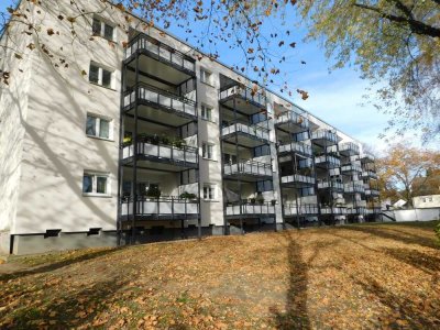 Einzugsbereite neu renovierte Erdgeschosswohnung mit großem Balkon!