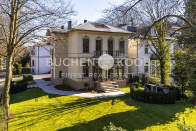 Neuwertige Stadtvilla im historischen Gewand in HH-Uhlenhorst