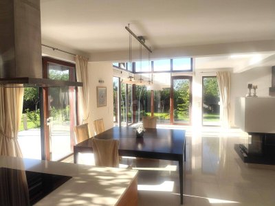 VERLIEBT AUF DEN ERSTEN BLICK ? LUXUS MIT SEELE UND EXKLUSIVER AUSSTATTUNG