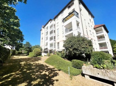 Schöne 3-Raum-Wohnung: Renoviert mit Balkon und EBK in Bad Soden am Taunus