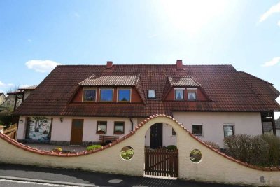 Traumhaftes Anwesen mit schönem Garten in Seßlach