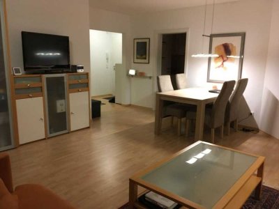 Möblierte 2-Zimmer-Dachgeschosswohnung mit großem Balkon & Stauraum - frei ab Mai