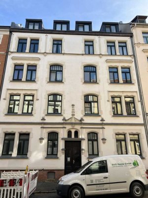 Helle 2-Zimmer-Wohnung mit Balkon ins Grüne - ruhige Lage in Leipzig-Leutzsch