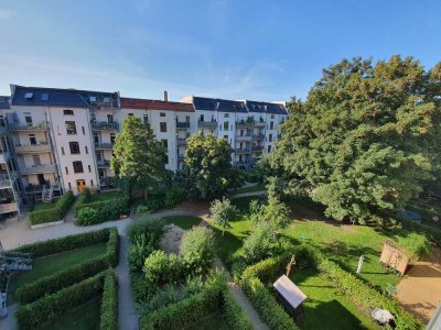 Wohnen mit Charakter: Ein-Zimmer-Apartment mit Einbauküche in Altlindenau