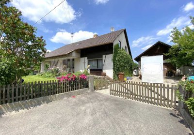 viel Platz für die ganze Familie – schönes großes Haus mit 2 Wohnungen, ruhige Lage im Grünen …